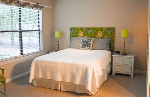 Demere Park Cottage | St Simons 3BR/3BA with pool near everything.
