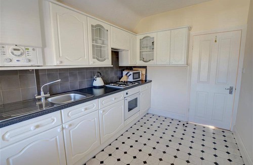 Whitby Cottage | Stakesby House Apt 2