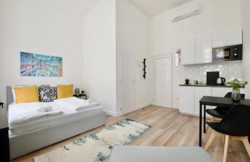Erzsebetvaros Apartment | Standard Apartment by Hi5- Rákóczi Studio