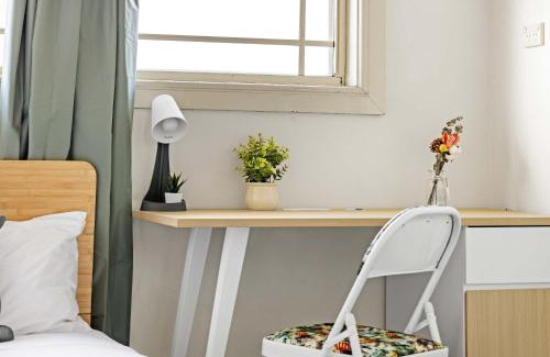 Bexley House | Standard Double Room - Convenient Spot in Bexley - Shared Bathroom