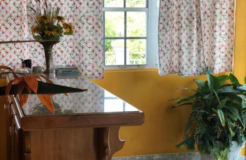 Whitehouse Hotel | Star Castle Guest House