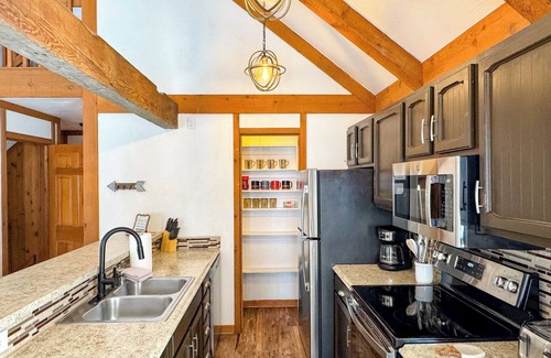 Harbor Springs Ski Chalet | Star Valley Lodge - Harbor Springs/Petoskey Getaway!