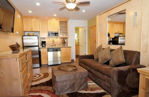 Lakeside Park Apartment | Stardust Lodge