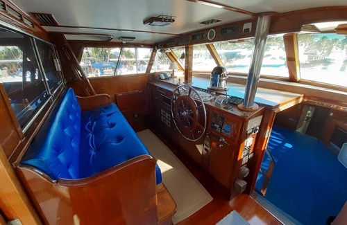 Fort Pierce Boat Rental | Stay Aboard Luxurious Classic 76ft Motor Yacht "FantaSea"