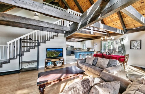 Pioneer Trail Cabin | Stay Cool! A/C + Foosball + Nature Escape
