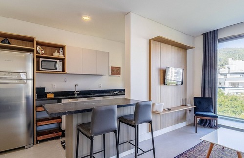 Corrego Grande Apartment | Stay in a Building With a Pool, Gym, and Leisure - SSL