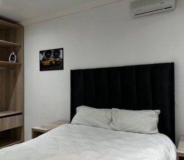 Weltevredenpark House | Stay In Carlazo - Unlimited WiFi, Solar backup
