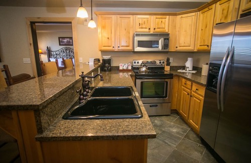 Park City Condo | Stay in Comfort while Enjoying Valley Views by RedAwning - Save 20% on 7+ Nights!