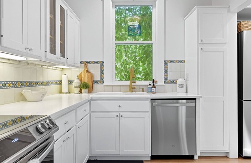 Mapleton Hill House | Stay in Style - Historic Boulder Gem Just Blocks from Pearl Street!