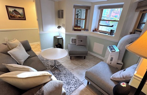 H Street Corridor House | Stay in the heart of historic CapHi in this beautiful preserved 1br/1b retreat