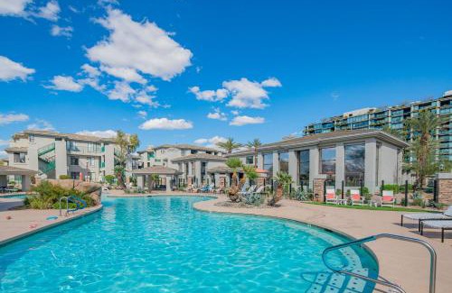 Kierland Apartment | Stay Steps from Westin Kierland - Scottsdale Pool - Parking - N390