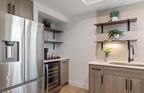 Kierland Apartment | Stay Steps from Westin Kierland - Scottsdale Pool - Parking - N390