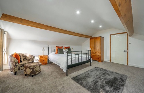 West Derby Apartment | Stay where it all began for The Beatles!