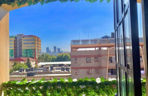 Nairobi Upper Hill Apartment | Stay Where the Action Is! Cozy Getaway Near Malls, Museum & Beautiful Parks