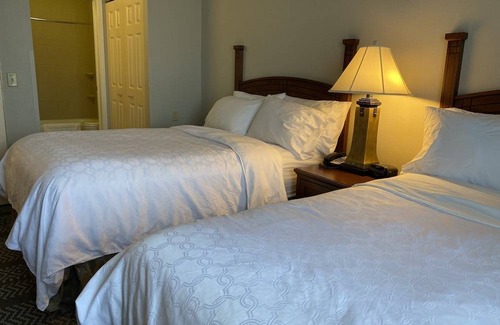 Oconomowoc Hotel | Staybridge Suites Milwaukee West-Oconomowoc, an IHG Hotel