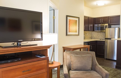 Fargo Hotel | Staybridge Suites Fargo by IHG