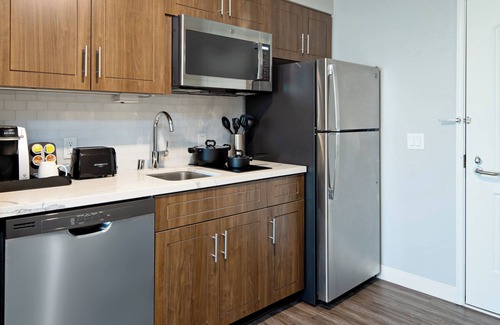 Harbor Hotel | Staybridge Suites Long Beach Airport by IHG