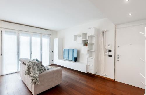 Milan Apartment | StayEasy SantaGiulia - M3 Metro - Center in 20 mins