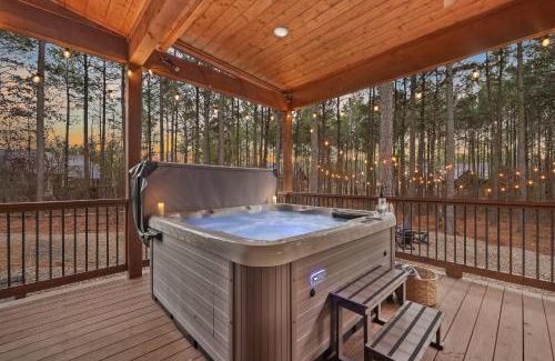 Broken Bow House | Stayhocha Pingpong,hot tub, play area, forest