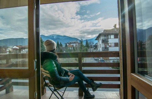 Shiligarnika Apartment | StayInn Banderitsa Apartment in Bansko with queen size bed and kitchen
