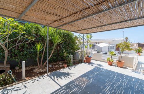 Casuzze Apartment | Stefany Holiday House
