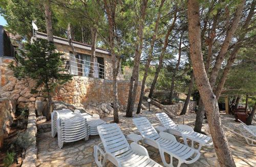 Starigrad House | Steinhaus Mirko