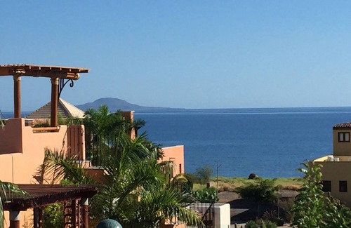 Nopolo Villa | Steps from Best Beach&LAP P00L View! Snorkel Golf Dine Swim Relax FUN 😎
