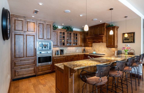 Vail Condo | Steps from chairlift - 4 BR Luxury sleeps 10 w/ski concierge & hotel services!