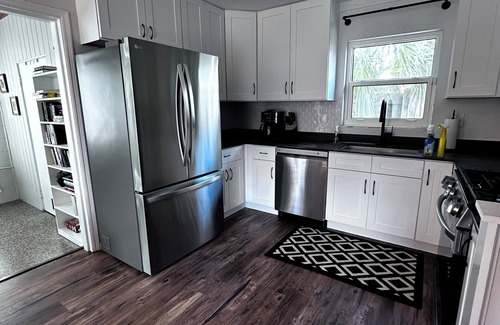Bonnie Brae Cottage | Steps to Beach and located in the heart of the Flagler Ave. district.