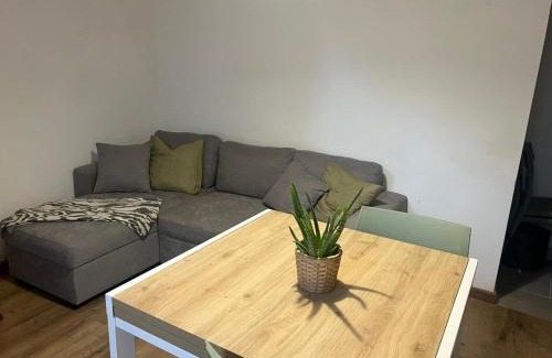 Twist Apartment | Steps to Florence
