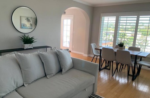 Encinitas House | Steps To The BEST Beach . Surf . Spa . Main Street