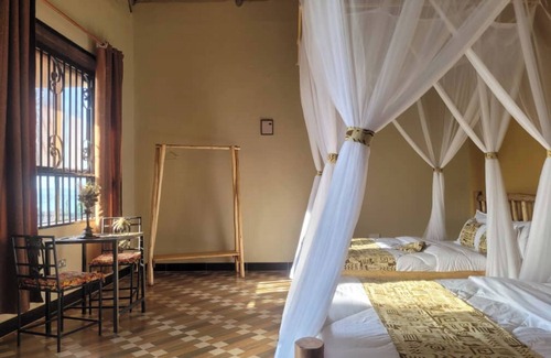 Jinja Hotel | Stevalyn's Ridge View Lodge