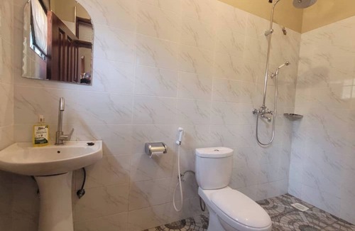 Jinja Hotel | Stevalyn's Ridge View Lodge