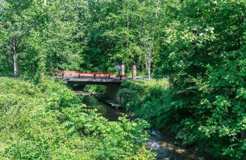 Pittman Center House | Still Waters Studio by Stony Brook Cabins