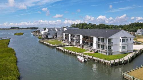 Chincoteague House | Stingray - Waterfront & waterside balcony!