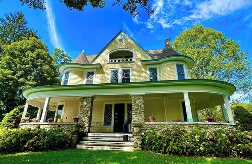 Pine Plains House | Stissing Lake House | Hudson Valley Lake Front