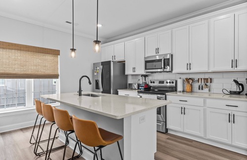 Downtown Chattanooga House | #StokeHotel: Boho Outdoorsy Vibes, Paddleboards, Kayak, Dog Park