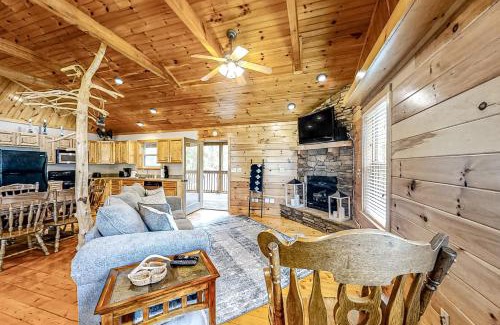 Sevierville House | Stone Bridge Retreat
