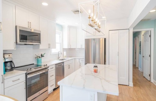 Stone Harbor House | Stone Harbor/Avalon Getaway! One block from beach!