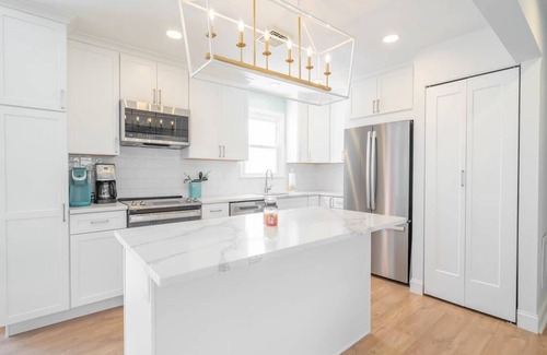 Stone Harbor House | Stone Harbor/Avalon Getaway! One block from beach!