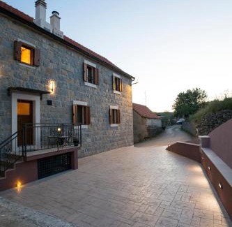 Tugare House | Stone house Oršulica