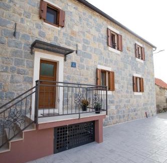 Tugare House | Stone house Oršulica