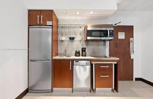 South Beach Apartment | Strand Ocean Drive Suites