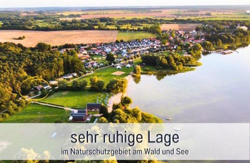 Muritz House | Strandhaus Mathea - ruhige Lage direkt am Fleesensee - Parkplatz, Kamin, Sauna - familienfreundlich