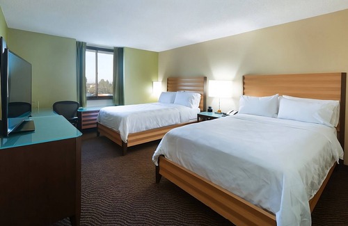 San Jose Hotel | Stress-Free Vacation! Close to Happy Hollow Park and Zoo! Onsite Pool!