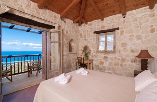 Skinaria House | Strofilia Authentic Villas