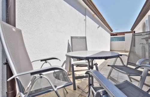 Katoro Apartment | Studio 200 m from the beach