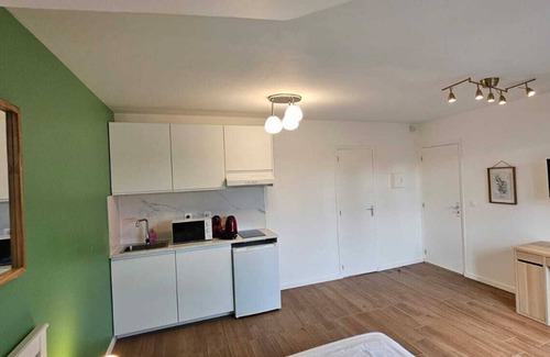 La Courneuve Apartment | Studio 20m2 Lumineux Avec Balcon - 2P
