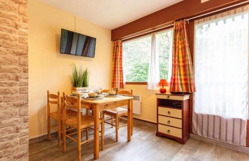 Vignec Apartment | Studio 4 pers à Saint Lary avec Wifi gratuit, balcon sud, jacuzzi, salle de gym, sauna et parking - FR-1-296-470