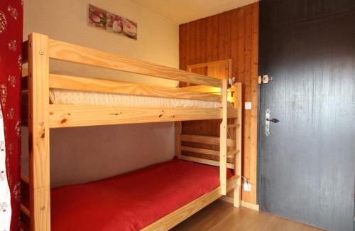 Les Carroz-d'Araches Apartment | Studio 4 pers. proche pistes et commerces, balcon, parking - FR-1-572-131